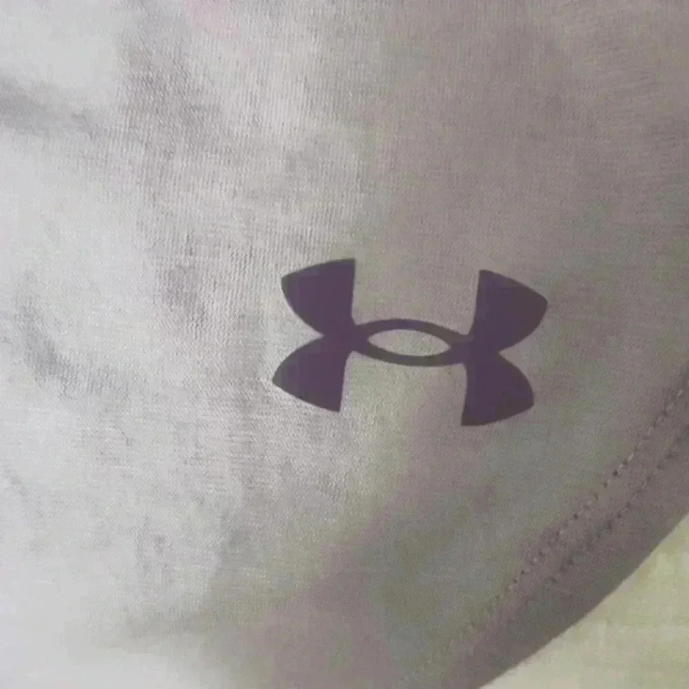 Under Armour | women's | long sleeve | lavender  | athletic top | Size XS - Picture 5 of 5